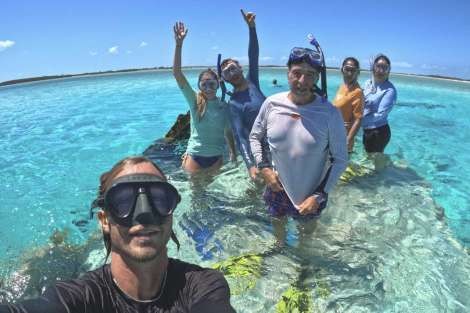 Review img # 2 of the yacht WHISPERS II